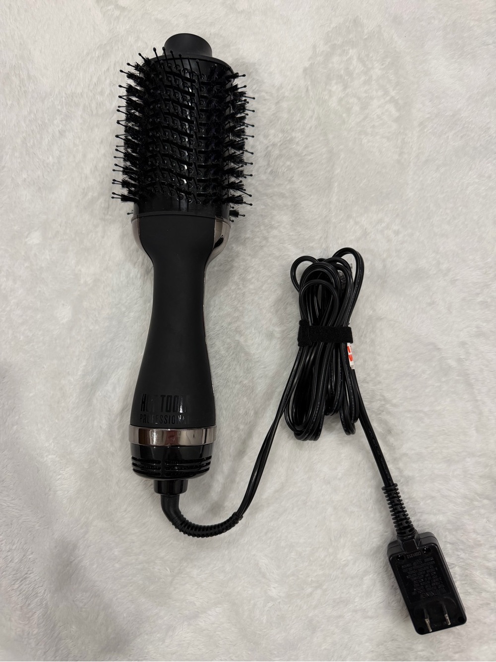 Professional Black Hot Air Styling Brush for Smooth Volume